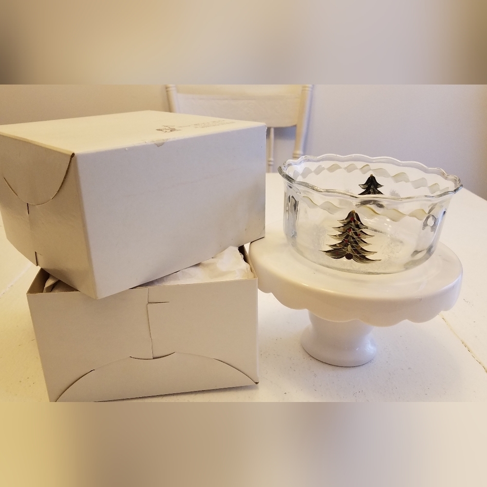 Handpainted Signed Christmas Trinket Candy Dish Ware Art Glassware